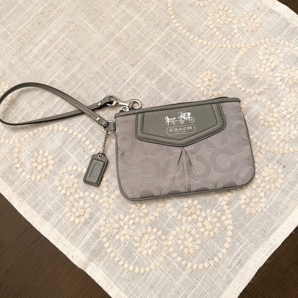 Coach Wristlet - Silver Signature Jacquard